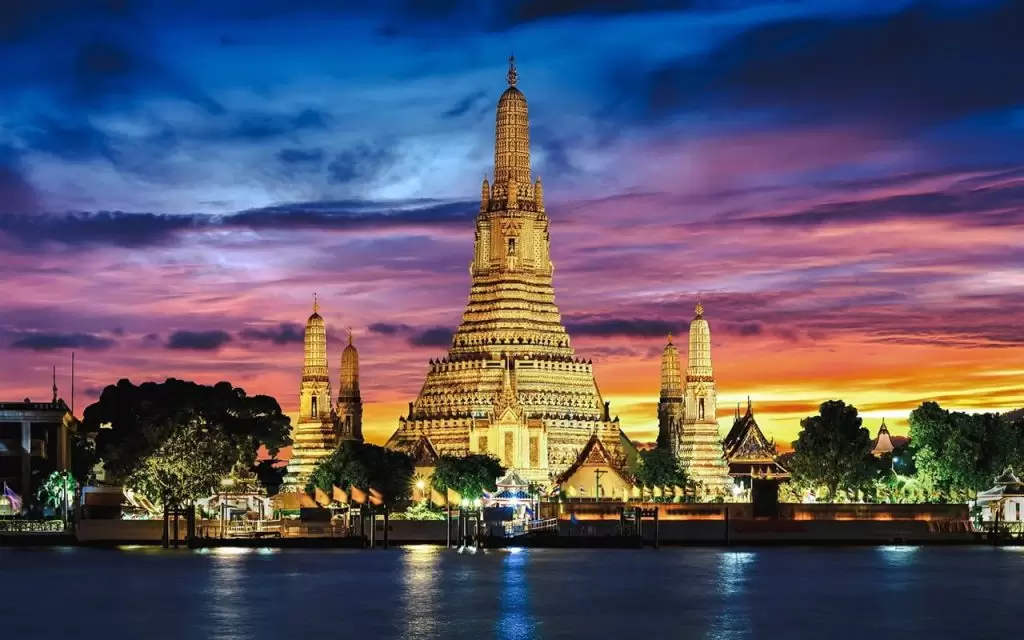 Bangkok Vat Arun Tapınağı
