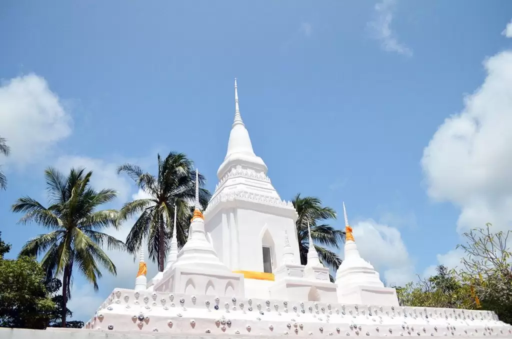 Wat Phu Khao Noi Tapınağı